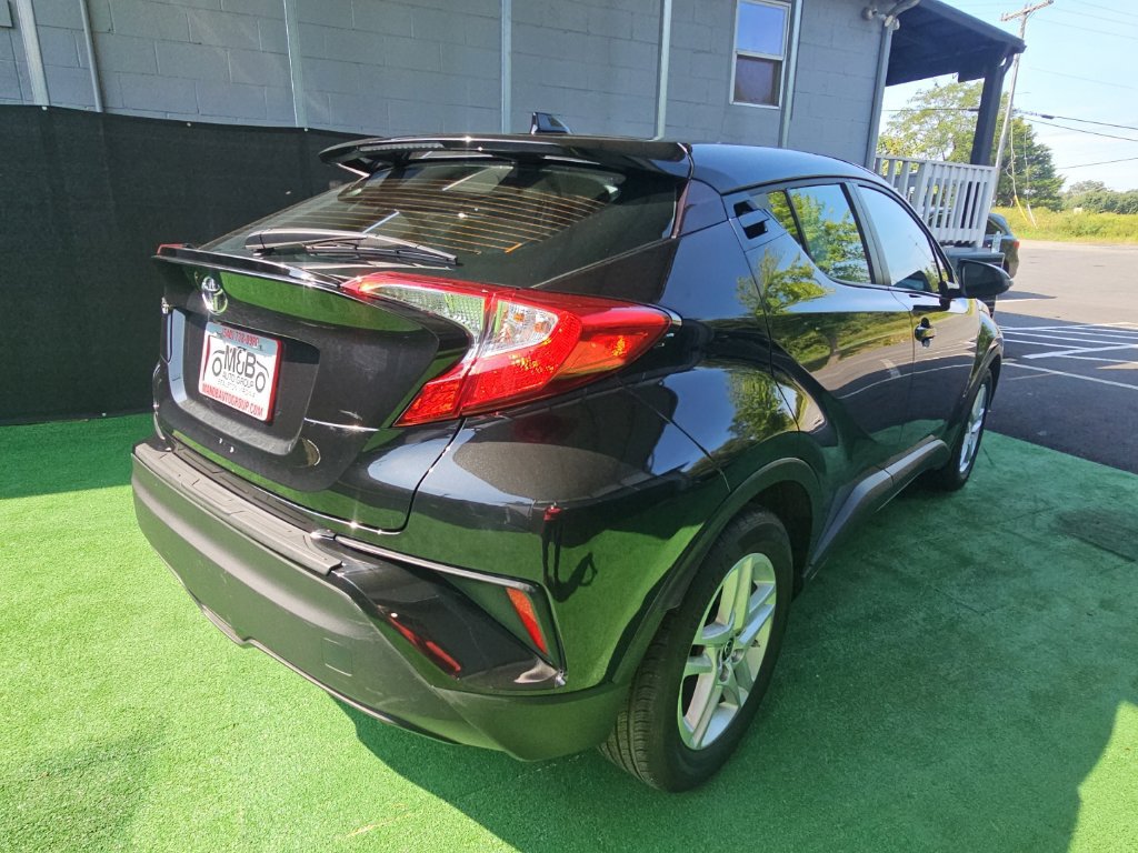 Used 2021 Toyota C-HR LE FWD image 3