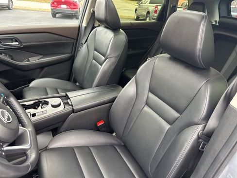 Used 2023 Nissan Rogue SL w/ SL Premium Package image 14