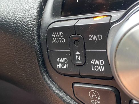Used 2019 RAM 1500 Laramie w/ Off Road Group AWD/4WD image 34