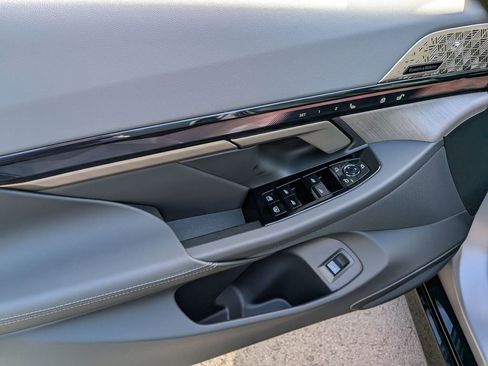 New 2026 BMW 540i xDrive image 12