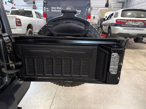 Used 2022 Jeep Wrangler Unlimited Sport w/ Cold Weather Group AWD/4WD image 26