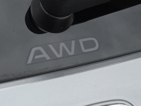 Used 2024 Honda HR-V EX-L image 12