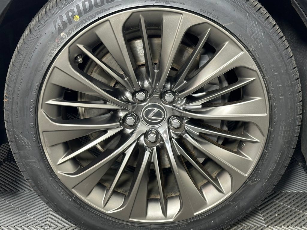 Used 2022 Lexus LS 500 AWD image 15