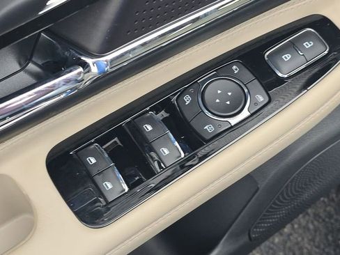 Used 2025 Lincoln Corsair Grand Touring w/ Jet Appearance Package image 13