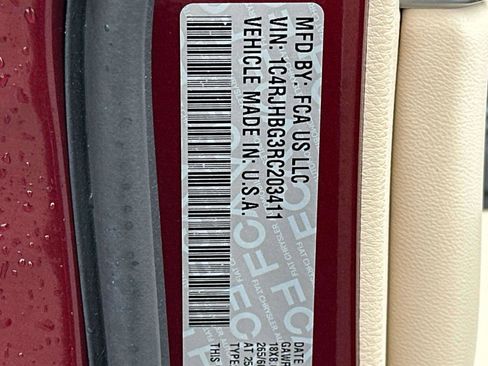 Used 2024 Jeep Grand Cherokee Limited image 18