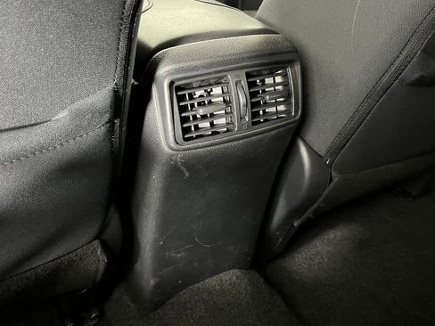 Used 2019 Nissan Rogue SV AWD/4WD image 27