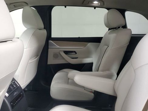 Certified 2025 MAZDA CX-90 3.3 Turbo w/ Premium Plus Pkg image 12