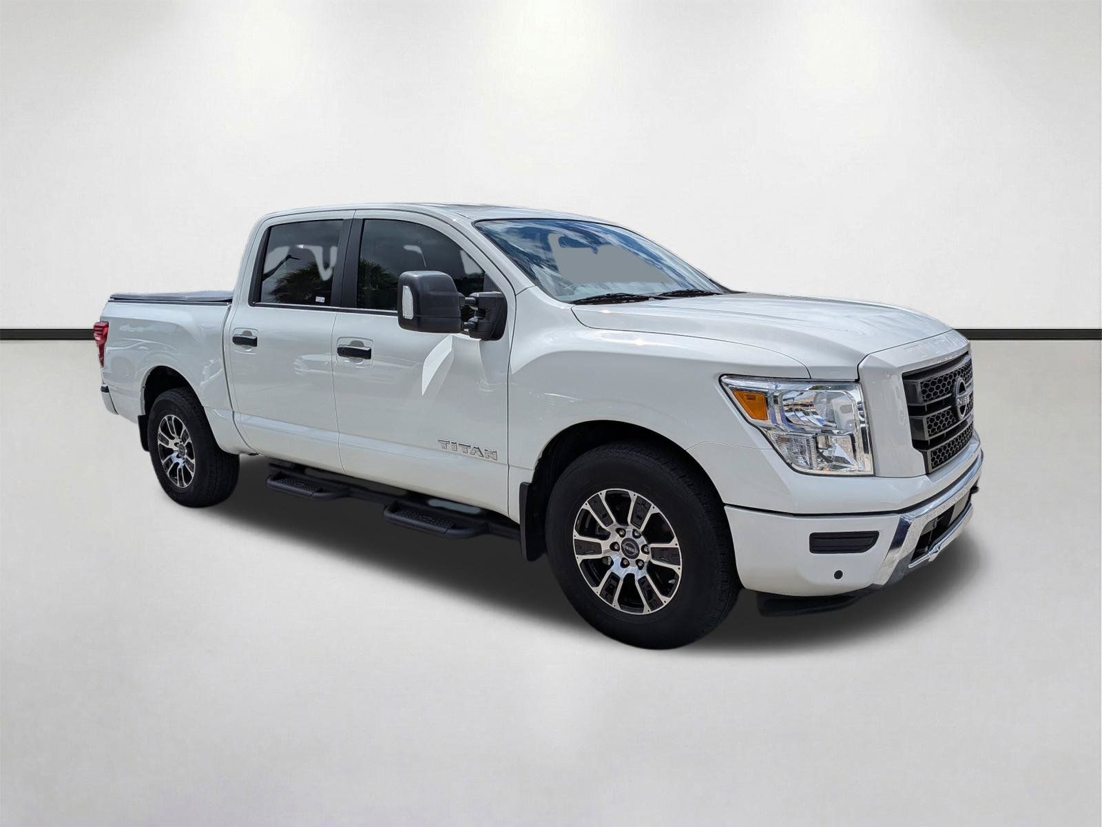Used 2024 Nissan Titan SV w/ SV Convenience Package RWD image 1
