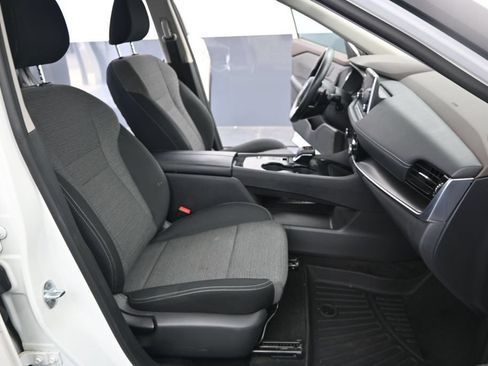 Used 2023 Nissan Rogue SV FWD image 28
