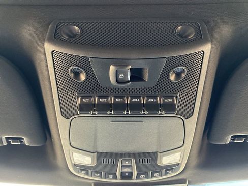 Used 2022 Ford F250 Lariat w/ Black Appearance Pkg AWD/4WD image 29