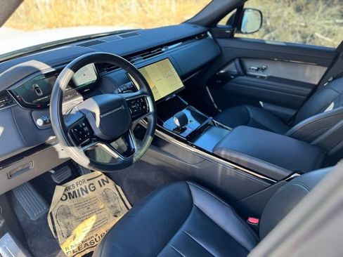 Used 2025 Land Rover Range Rover Sport SE image 10