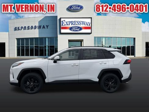 Used 2022 Toyota RAV4 XLE w/ Convenience Package AWD/4WD image 9