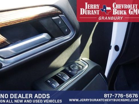 Used 2024 GMC Sierra 1500 Elevation w/ LPO, Elevation Black Package AWD/4WD image 16