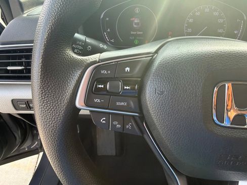 Used 2019 Honda Accord LX image 22