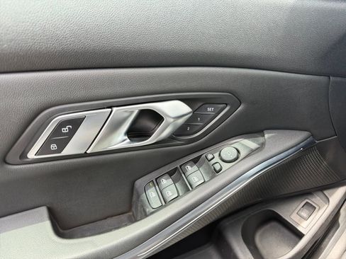 Used 2019 BMW 330i Sedan w/ Convenience Package RWD image 15