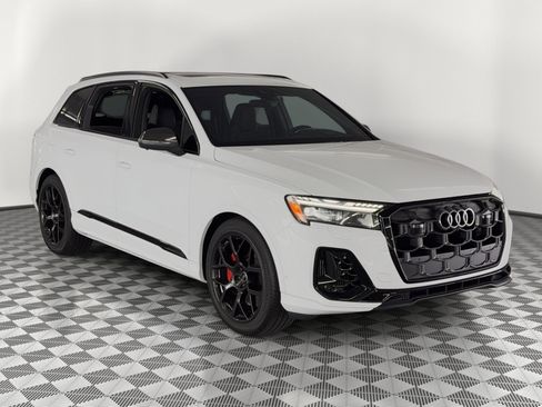 Used 2025 Audi SQ7 Prestige w/ Prestige Package image 7
