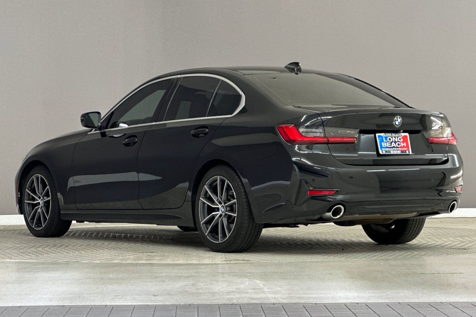 Used 2019 BMW 330i Sedan w/ Convenience Package RWD image 3