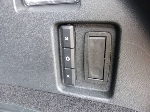 Used 2023 Lincoln Aviator AWD w/ Elements Package image 38