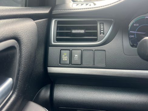 Used 2017 Toyota Camry XLE w/ Moonroof Package image 27