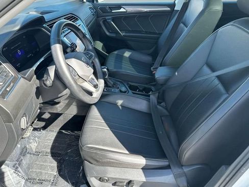 Used 2022 Volkswagen Tiguan SE image 10