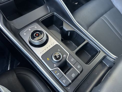 Used 2023 Kia Sorento EX image 27