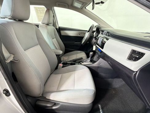 Used 2015 Toyota Corolla LE FWD image 28