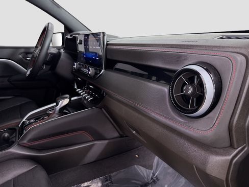 Used 2023 Chevrolet Colorado Z71 w/ Z71 Convenience Package 2 image 31