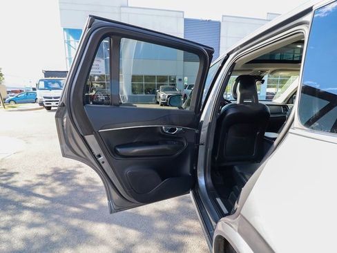 Used 2020 Volvo XC90 T5 Momentum w/ Protection Package image 45
