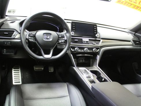 Used 2022 Honda Accord Sport image 7