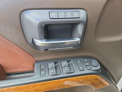 Used 2018 Chevrolet Silverado 1500 High Country AWD/4WD image 16