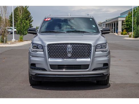Used 2024 Lincoln Navigator L 4WD image 8