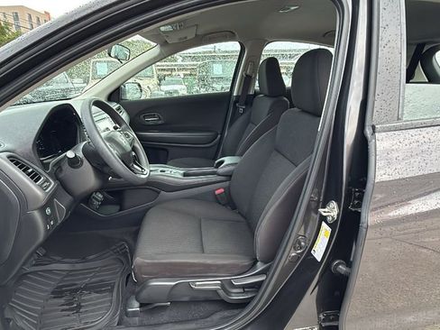 Used 2018 Honda HR-V LX image 22