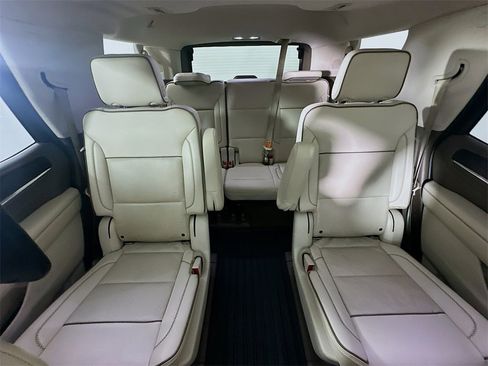 Used 2021 GMC Yukon Denali w/ Denali Premium Package image 13