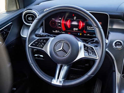 Used 2024 Mercedes-Benz GLC 300 image 24