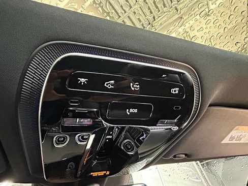 Used 2025 Mercedes-Benz C 300 4MATIC Sedan image 32