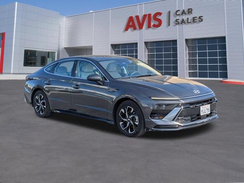 Used 2025 Hyundai Sonata SEL FWD image 3