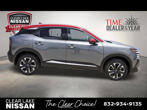 Certified 2025 Nissan Kicks SR FWD image 8