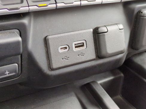 Used 2023 Chevrolet Silverado 2500 High Country w/ Z71 Off-Road Package image 39