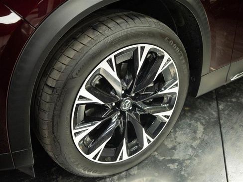 Used 2024 MAZDA CX-90 Plug-In Hybrid w/ Premium Pkg AWD/4WD image 4