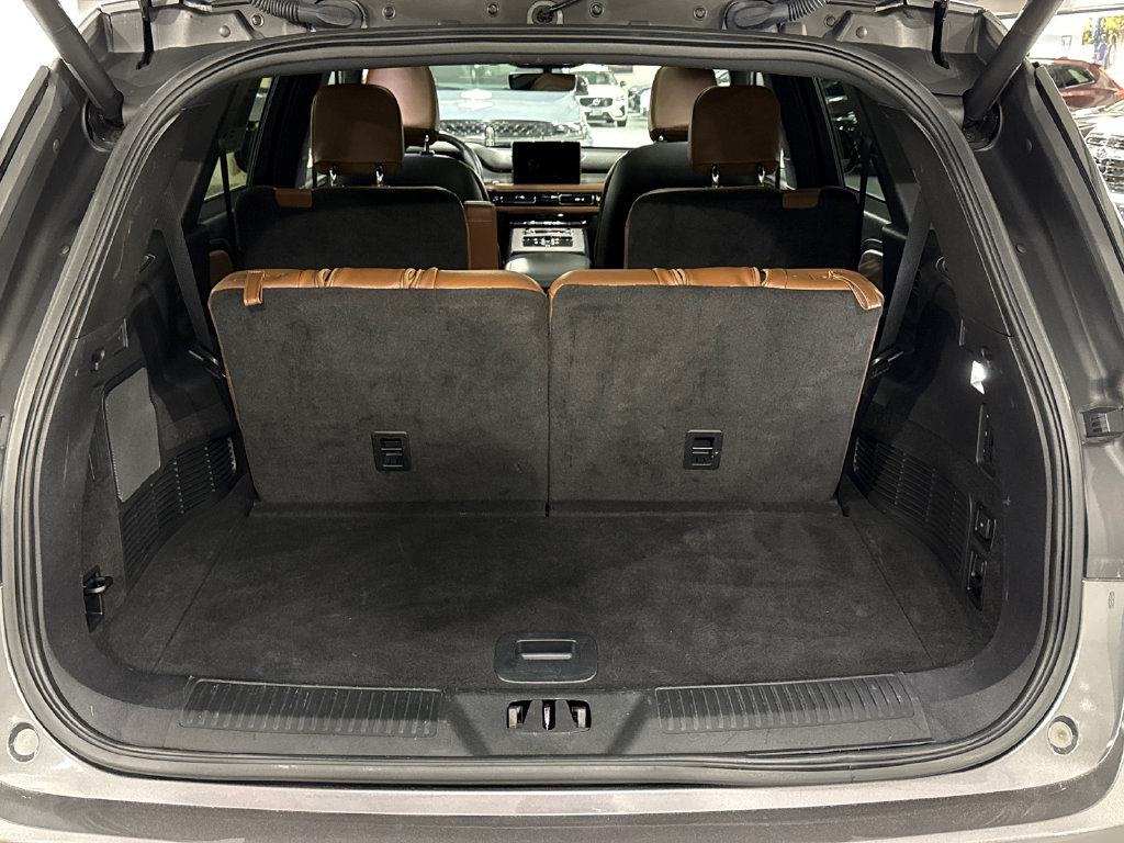 Used 2023 Lincoln Aviator Reserve w/ Equipment Group 201A AWD/4WD image 27