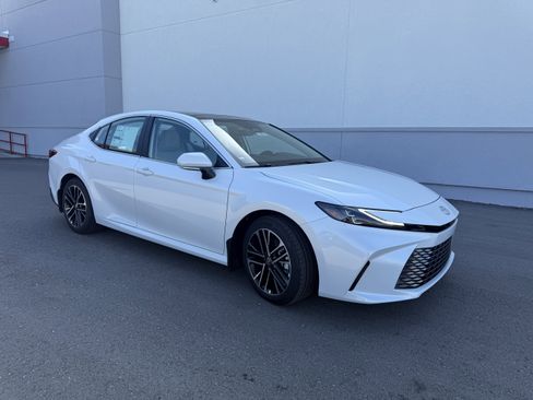 New 2026 Toyota Camry XLE FWD image 18