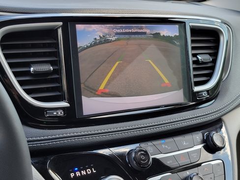 Used 2024 Chrysler Pacifica Touring-L w/ Road Tripper Package FWD image 18