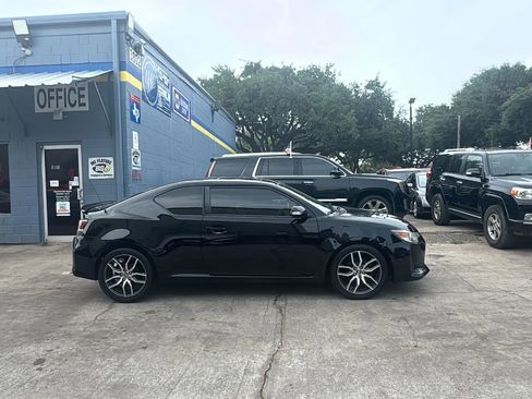 Used 2015 Scion tC FWD image 8