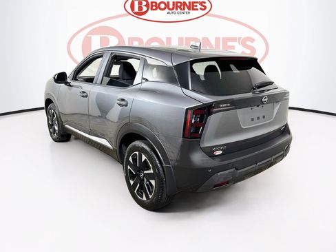 Used 2025 Nissan Kicks SV AWD/4WD image 7