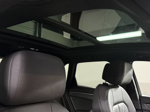 Used 2020 Audi Q3 2.0T Premium w/ Convenience Package image 9