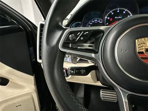 Used 2017 Porsche Cayenne Turbo image 9