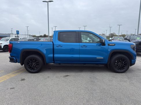 Used 2023 GMC Sierra 1500 Elevation w/ Elevation Premium Package AWD/4WD image 4