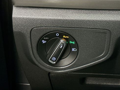 Used 2022 Volkswagen Atlas SE image 17