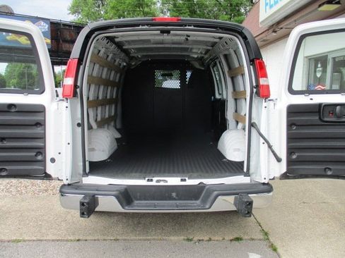 Used 2023 GMC Savana 2500 w/ Driver Convenience Package image 6