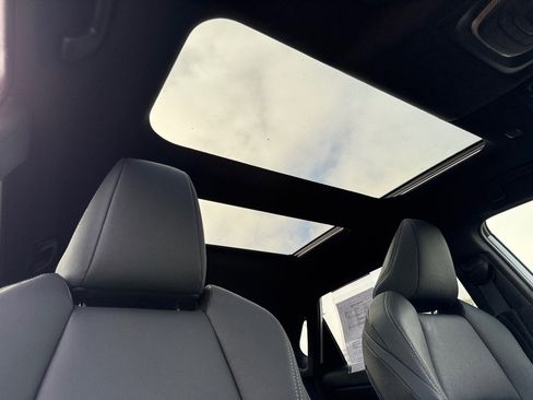 Used 2024 Toyota bZ4X FWD image 18